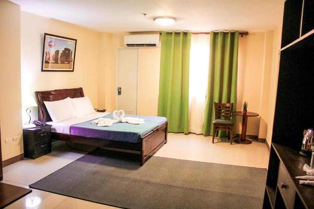 Time Travellers Hotel Manila Exterior photo