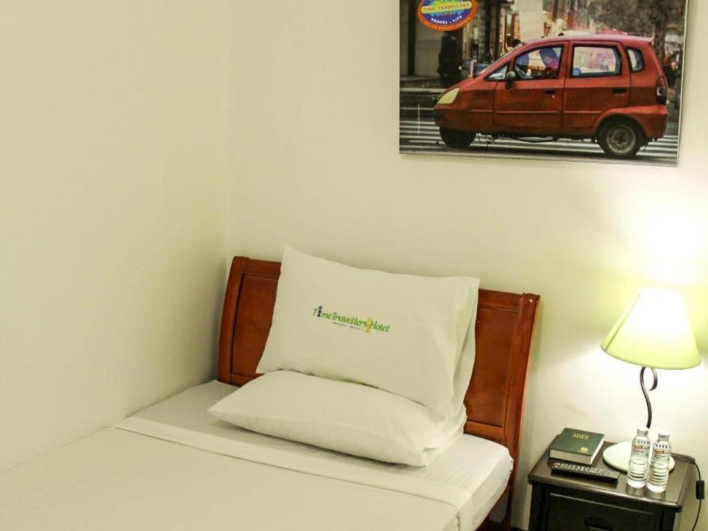 Time Travellers Hotel Manila Exterior photo