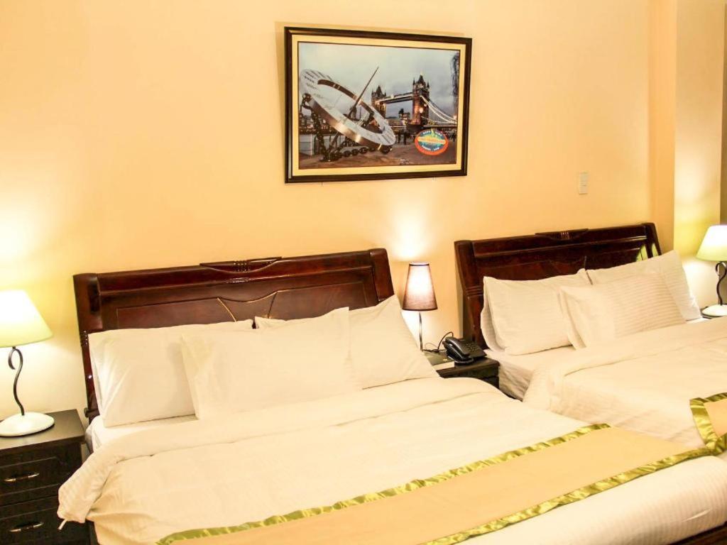 Time Travellers Hotel Manila Exterior photo